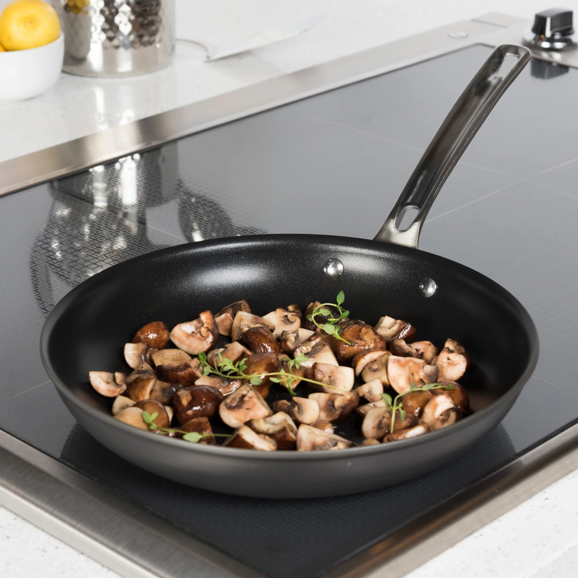 Viking Hard Anodized Nonstick 2-Piece, 10 & 12 inch Fry Pan Set - Image 5